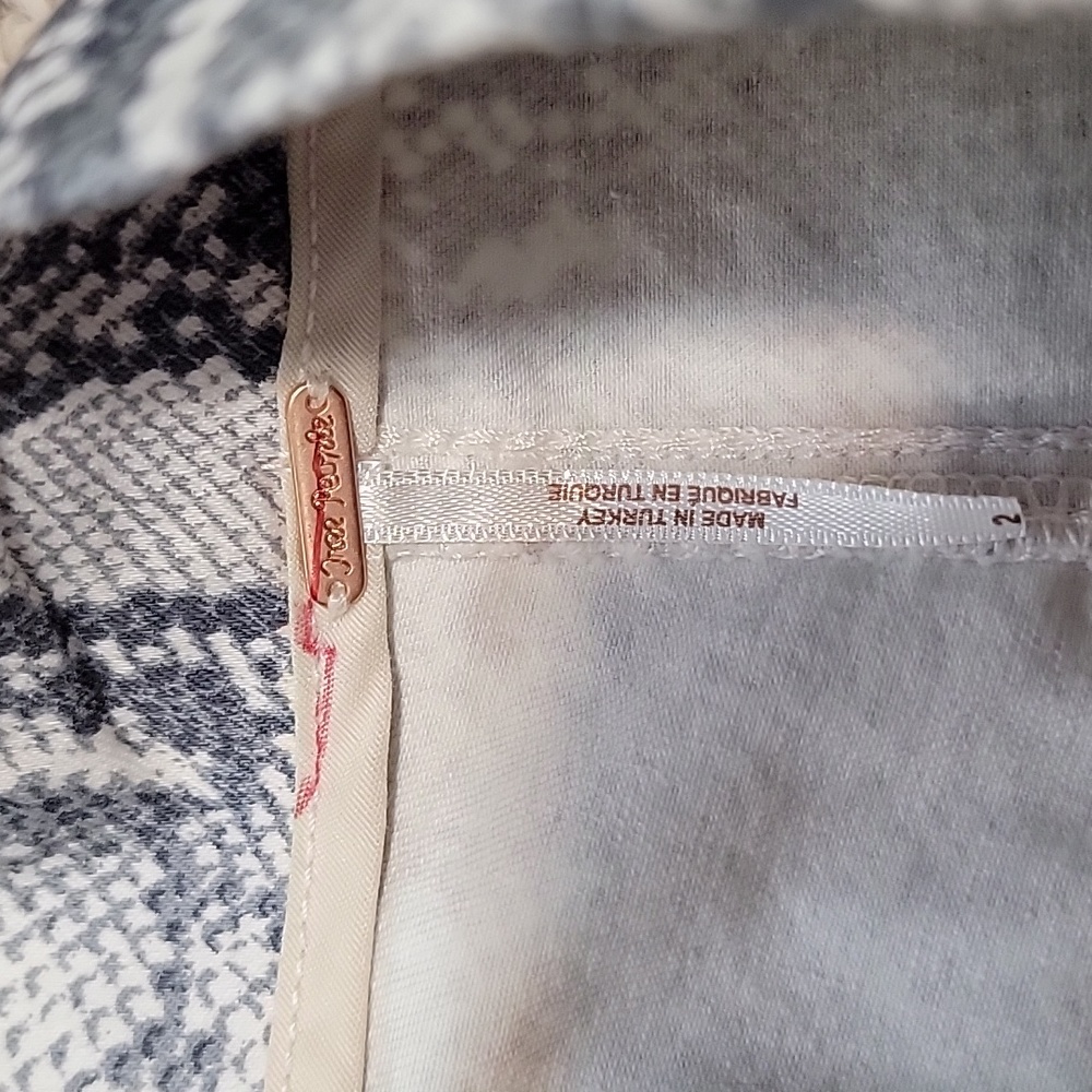 NWOT Free People Skirt Snakeskin Size 2 - Picture 3 of 11